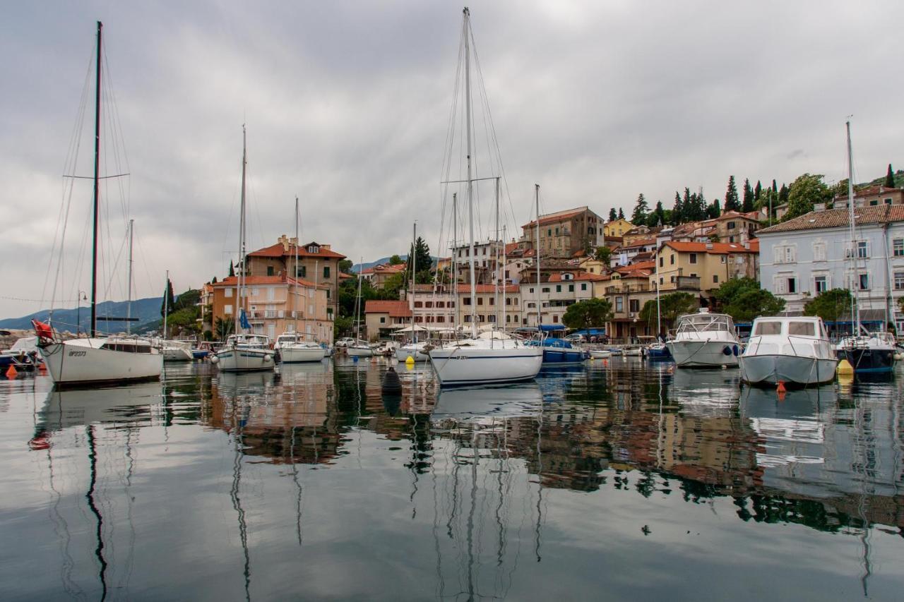 Apartments Matacin With Sea View Opatija Eksteriør billede