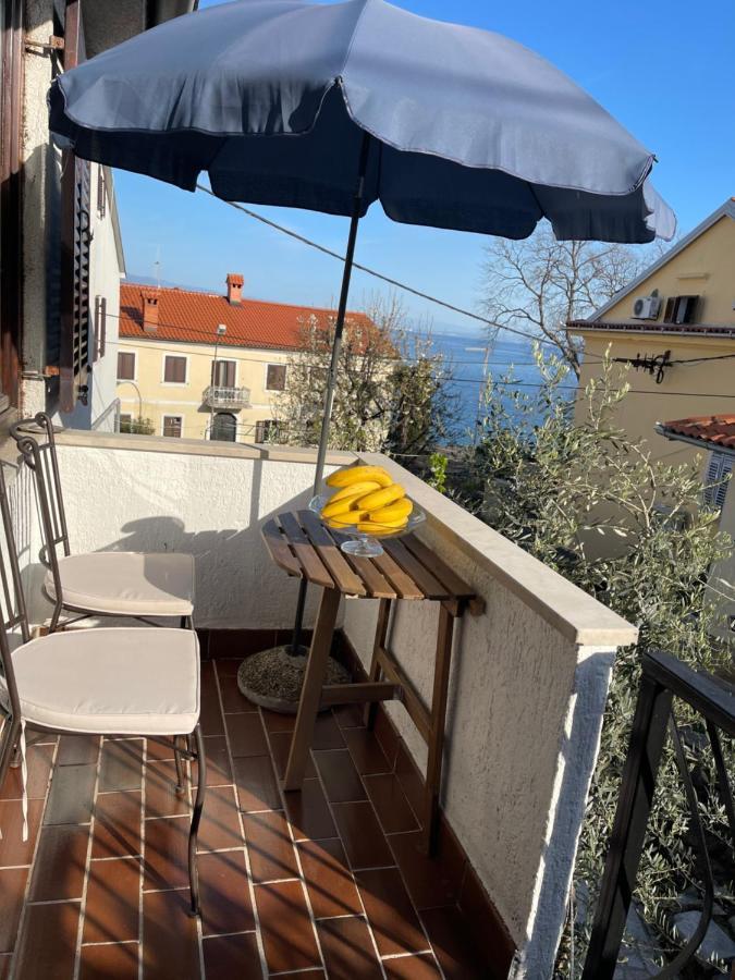 Apartments Matacin With Sea View Opatija Eksteriør billede