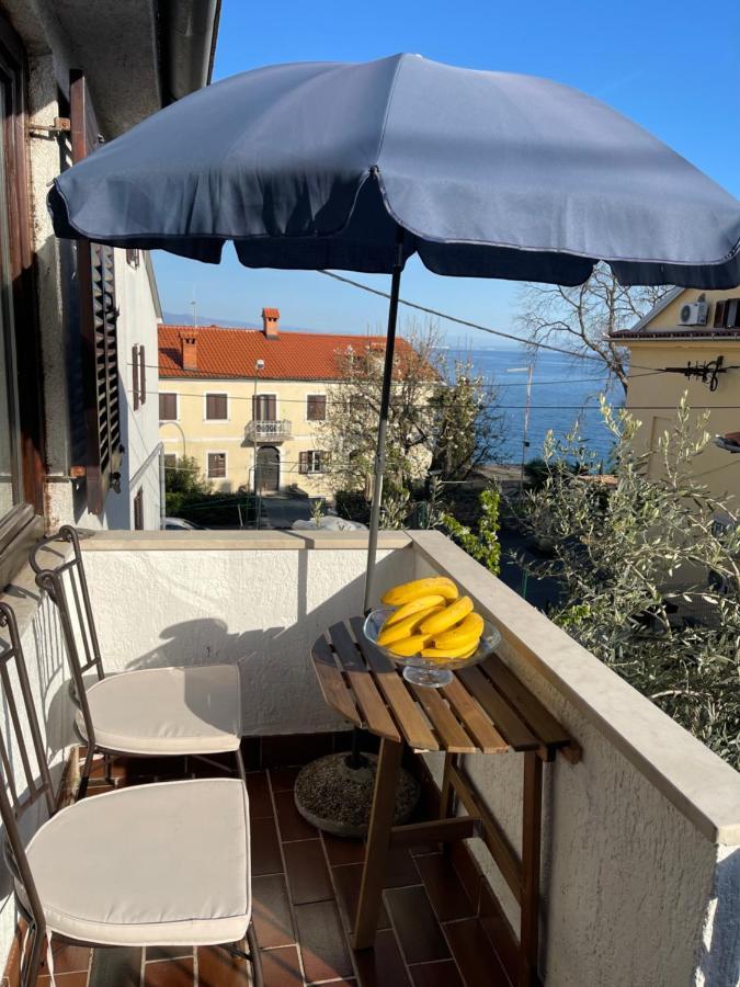 Apartments Matacin With Sea View Opatija Eksteriør billede