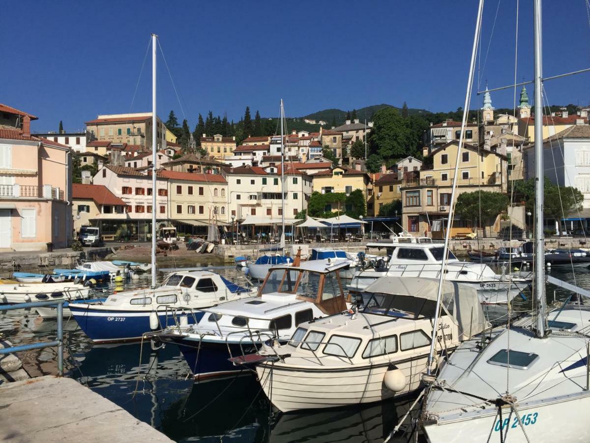 Apartments Matacin With Sea View Opatija Eksteriør billede