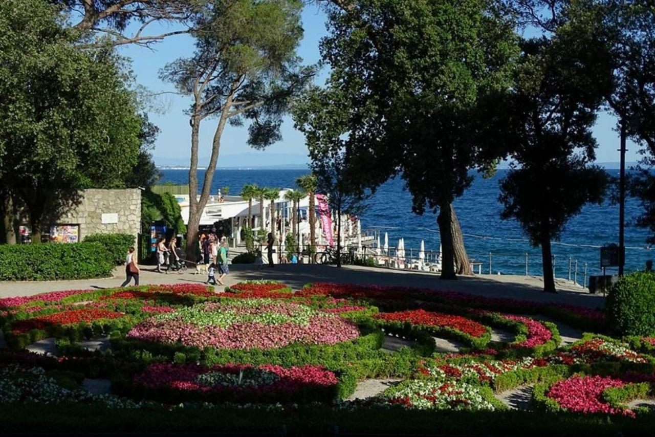 Apartments Matacin With Sea View Opatija Eksteriør billede